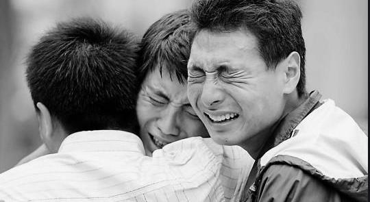 在这个物欲横流的时代,很多人的第一反应就是朝钱看,没有利益的感情