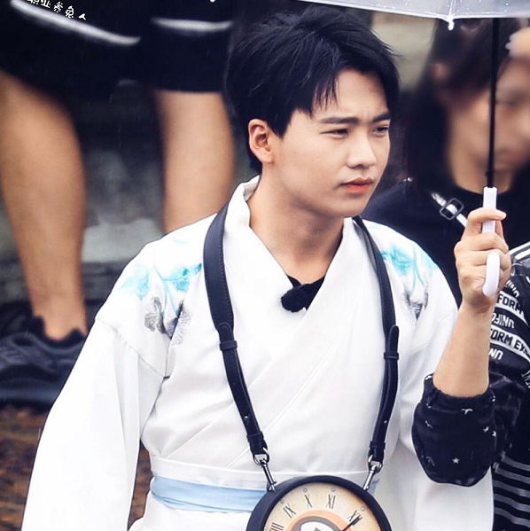 郭麒麟|连续被cue的郭麒麟终于出现了，录制德云社团综，还特意请假来的