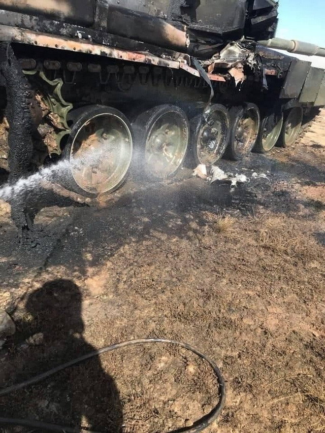 据了解,t-90a是俄罗斯陆军主战坦克,该坦克装备了新一代的反应装甲,这