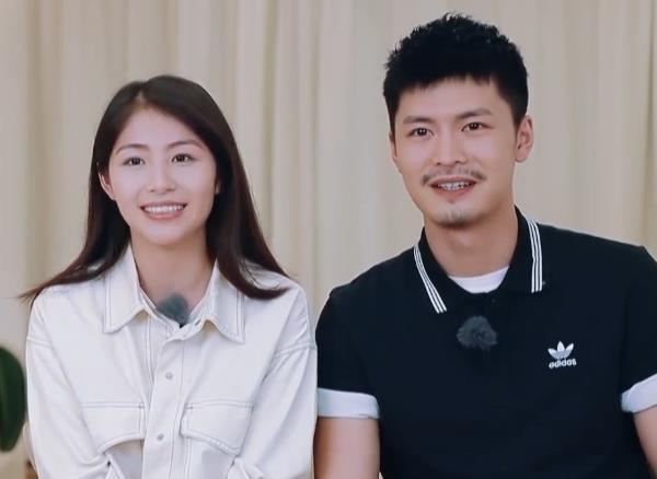宁桓宇|宁桓宇儿子生了！宁桓宇晒儿子半脸，小宝贝继承父母高颜值