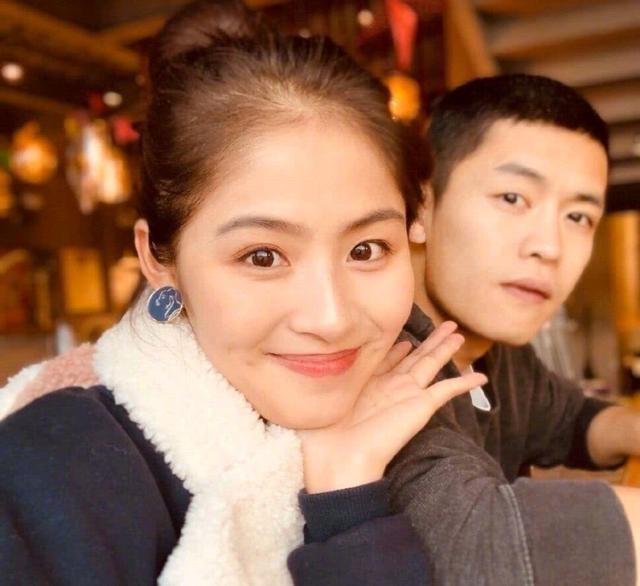 宁桓宇|宁桓宇儿子生了！宁桓宇晒儿子半脸，小宝贝继承父母高颜值