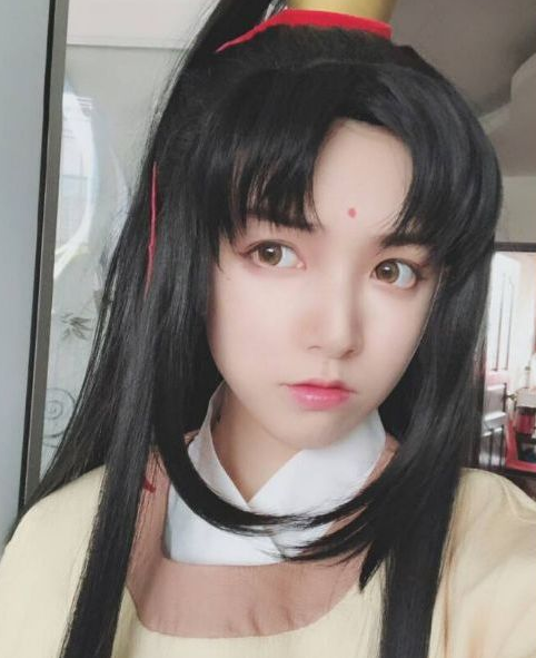 cos界的男装大佬熊祁也还好看到蓝忘机简直就是雌雄莫辨