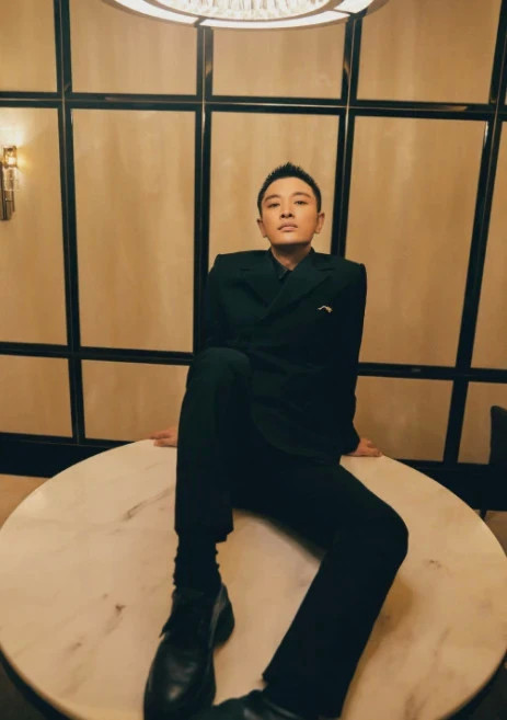 贾乃亮|有种“离婚”叫贾乃亮李小璐，男方发福变国字脸，女方成最美网红