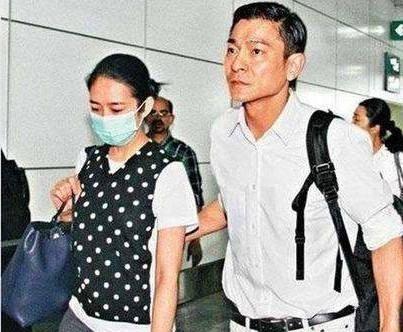 恋情|18岁公布恋情，22岁结婚婚戒不离手，简直就是漫画走出的男主