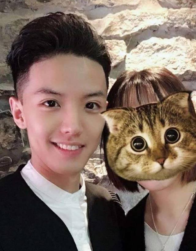 恋情|18岁公布恋情，22岁结婚婚戒不离手，简直就是漫画走出的男主