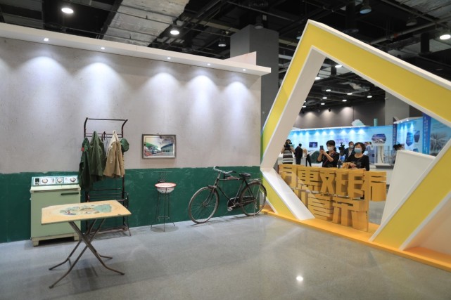 "全面小康·科技同行"主题展览在中国科技馆短期展厅开幕,从科技及