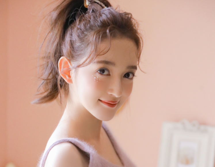 百灵潭发布海报康宁甜美可爱全是高颜值演员