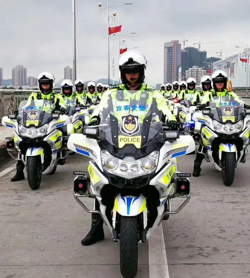 智能机械式升级版警用抗菌气囊马甲守护交警生命安全