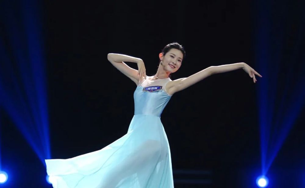 陈春雨:在最极致的美景里,用舞步丈量每一寸美_腾讯新闻