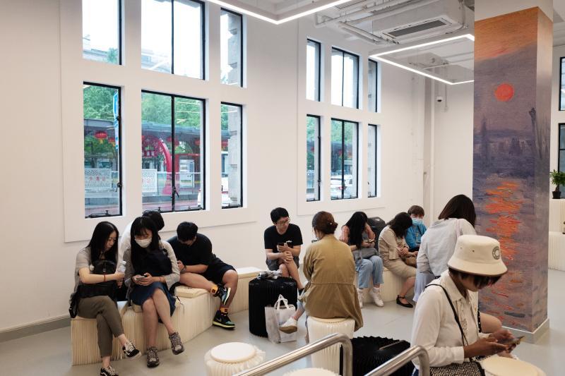 莫奈|9件莫奈原作在上海展出，只设一米线，连玻璃框都没装