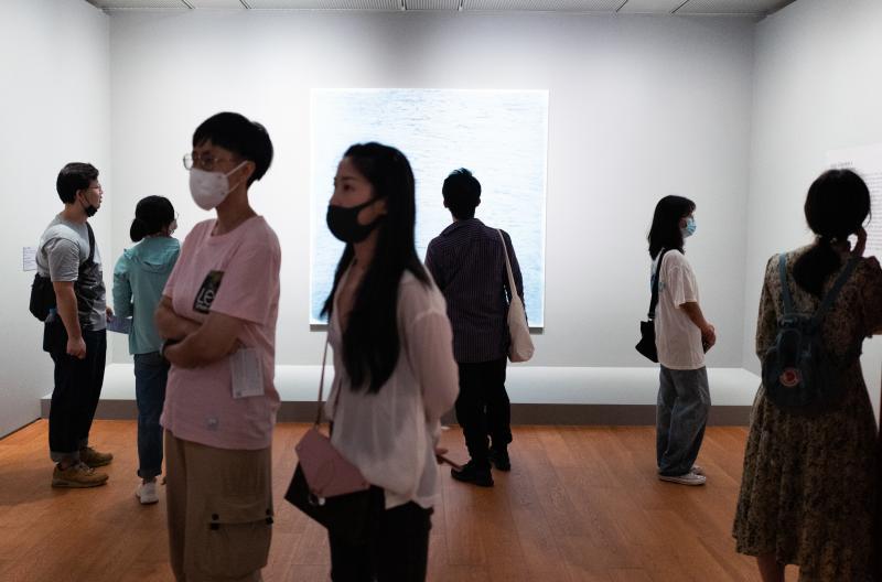 莫奈|9件莫奈原作在上海展出，只设一米线，连玻璃框都没装