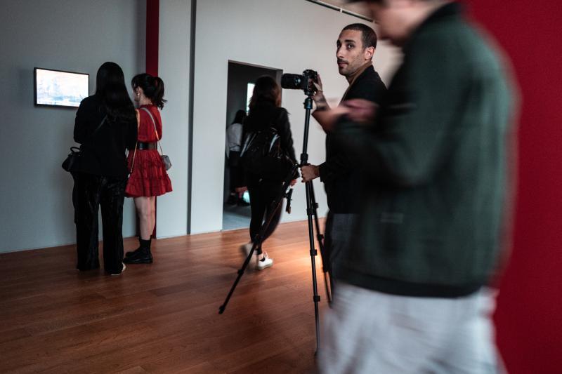 莫奈|9件莫奈原作在上海展出，只设一米线，连玻璃框都没装