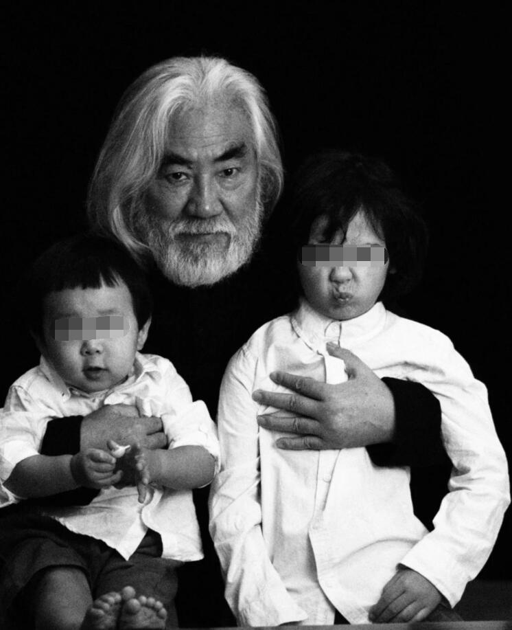 杜星霖|杜星霖发长文表白69岁张纪中，爱他可以忽略年龄，给老公打100分！