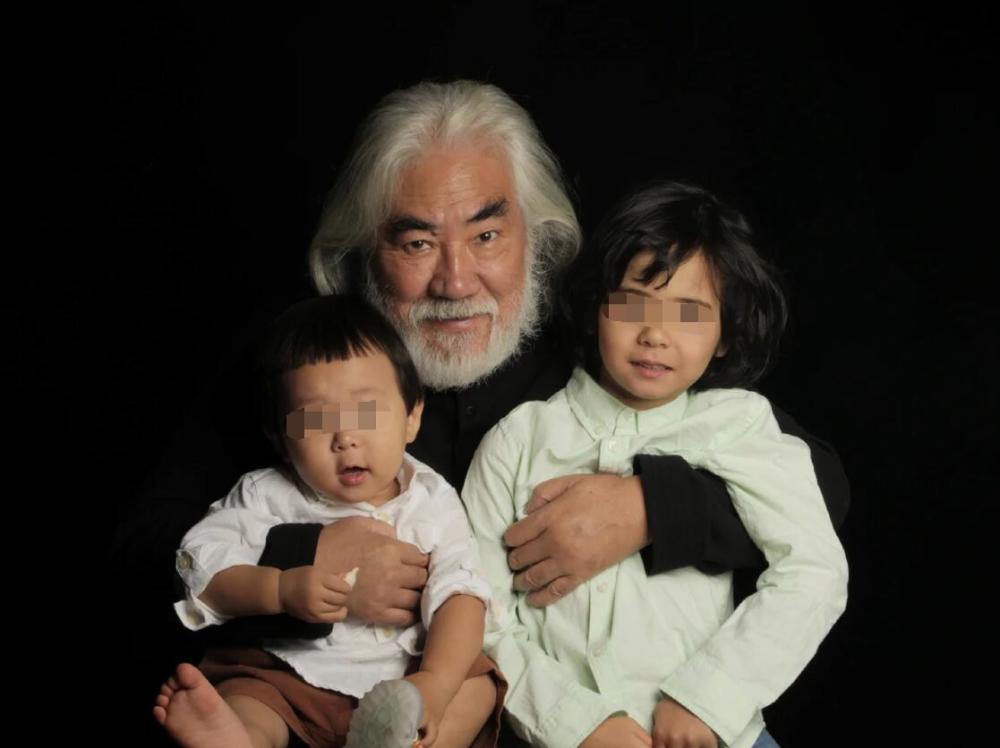 杜星霖|杜星霖发长文表白69岁张纪中，爱他可以忽略年龄，给老公打100分！