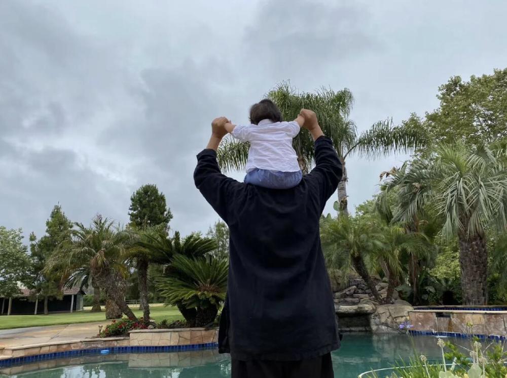 杜星霖|杜星霖发长文表白69岁张纪中，爱他可以忽略年龄，给老公打100分！