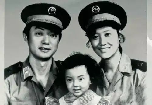 王丽云|“国民婆婆”王丽云：与丈夫离婚成好友，女儿车晓成了她的依靠