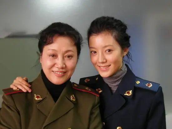 王丽云|“国民婆婆”王丽云：与丈夫离婚成好友，女儿车晓成了她的依靠