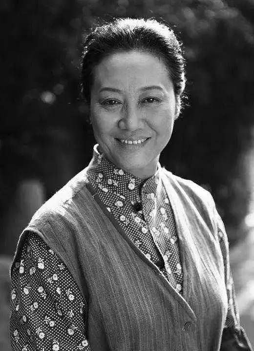 王丽云|“国民婆婆”王丽云：与丈夫离婚成好友，女儿车晓成了她的依靠