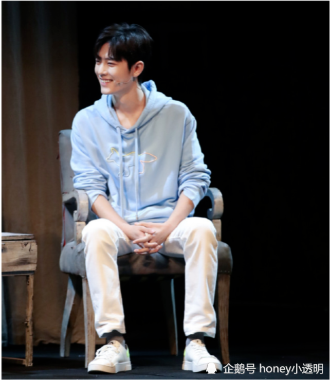 最美逆行者|抵制方“狙击”宣告失败，肖战王者归来！眼神坚定，路人被圈粉？