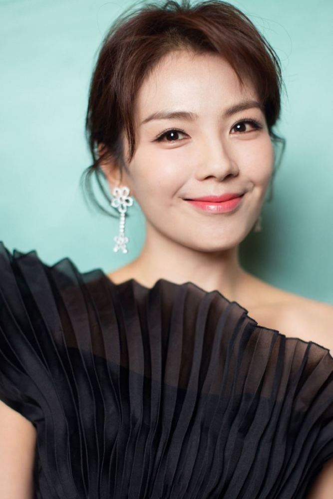 刘涛|丈夫又亏12亿？父亲去世，人到中年的刘涛究竟要多坚强才能微笑面对生活？