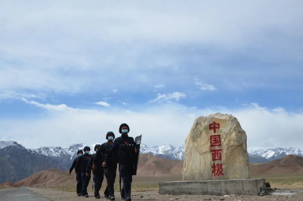 吉根边境派出所民警在巡逻