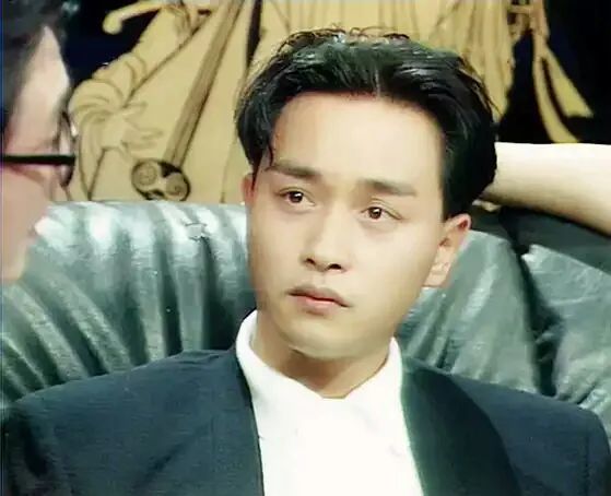 让·保罗·高缇耶|为什么他，教我思念到如今？