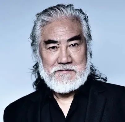 张纪中|69岁张纪中再当爹，和前妻大打出手，这次三婚又娶了小31岁助理