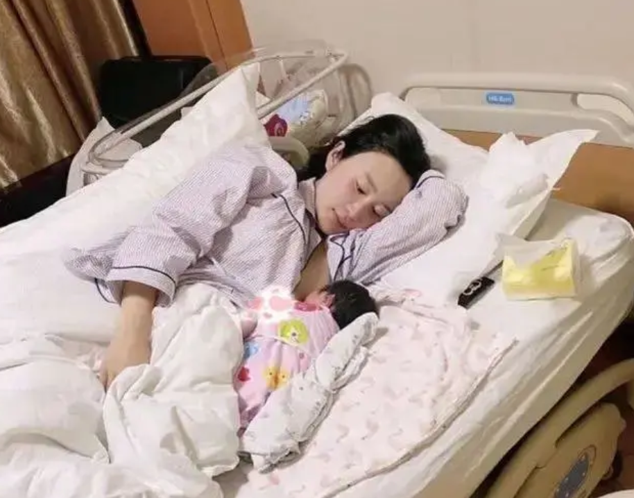 张纪中|69岁张纪中再当爹，和前妻大打出手，这次三婚又娶了小31岁助理