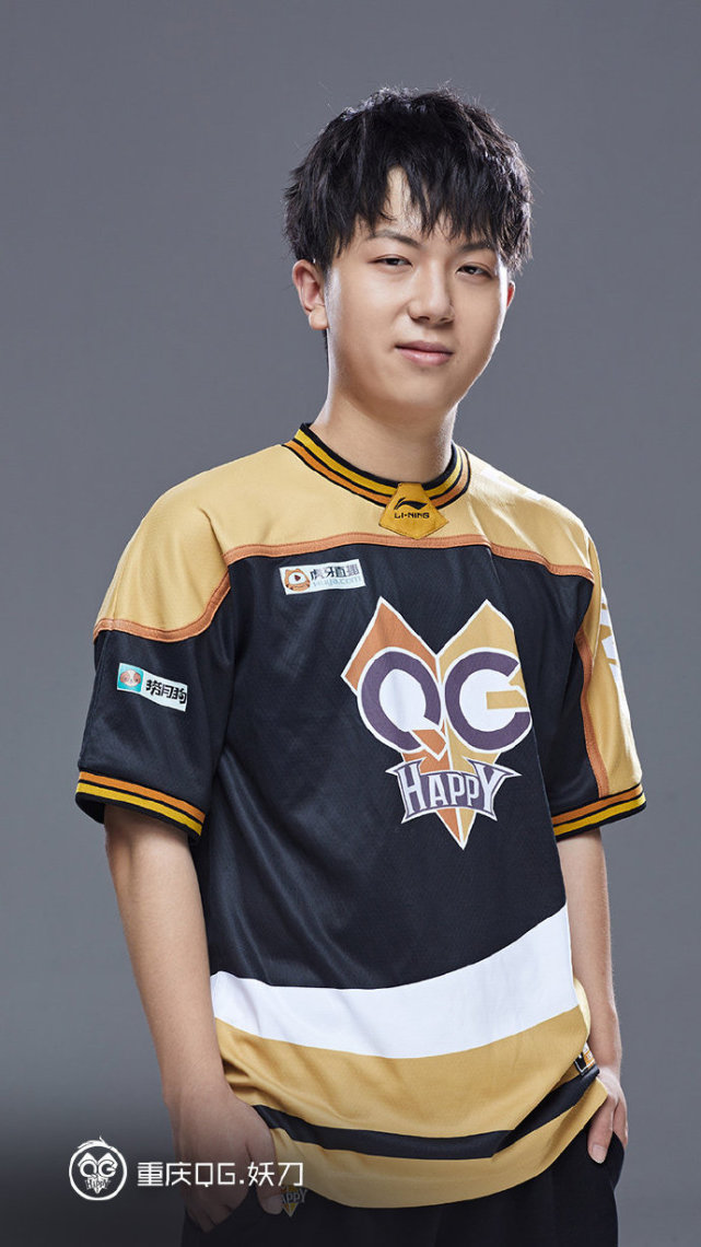 妖刀妖刀现在在qghappy也是固定在打野位置,不过在最开始妖刀上场打野