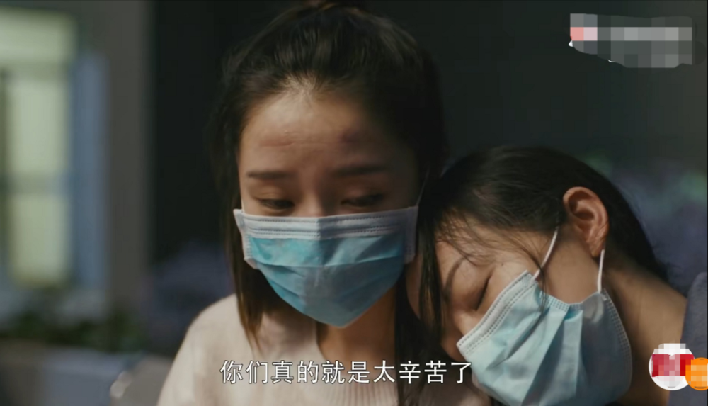 最美逆行者|《最美逆行者》细节真实，脸上有口罩印没用配音，素颜出镜无滤镜