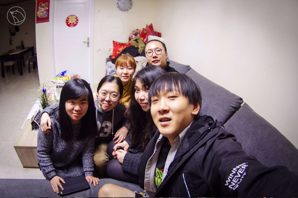 乐队|谷雨影像｜95后女孩痴迷拍乐队，5年蹲守200场演出说：值得