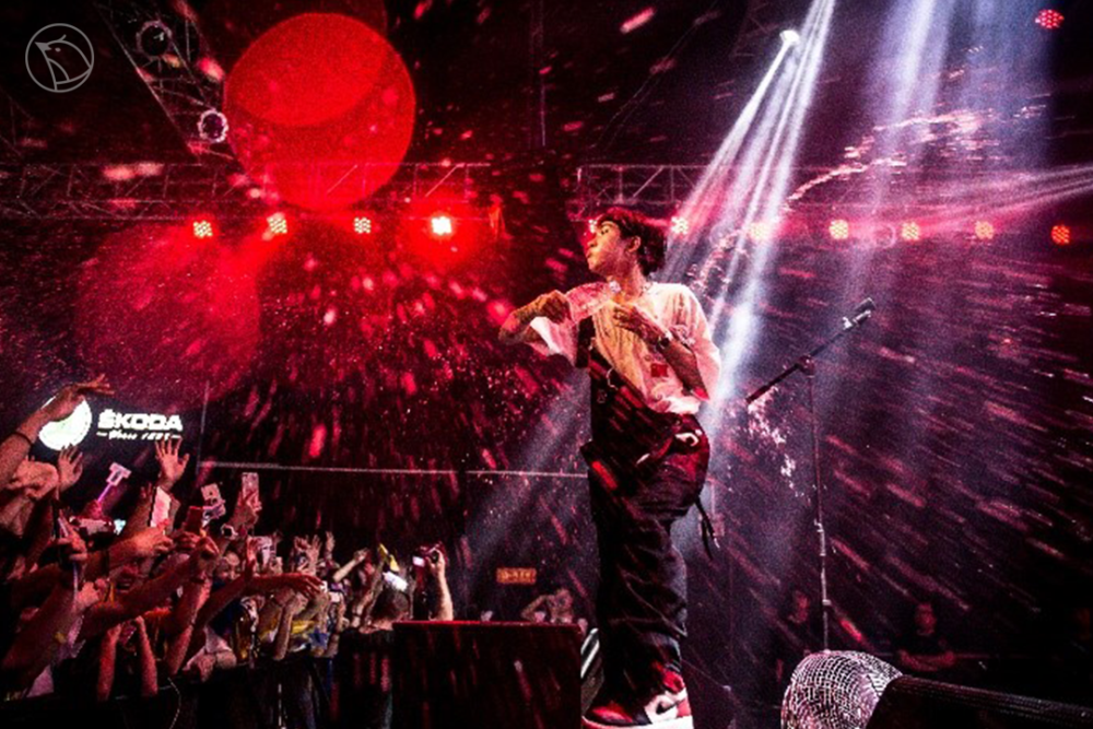 乐队|谷雨影像｜95后女孩痴迷拍乐队，5年蹲守200场演出说：值得