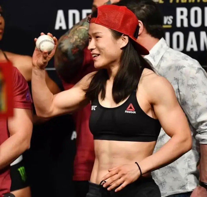 张伟丽卫冕ufc冠军成功的关键原来是靠夜魔的幸运球buff