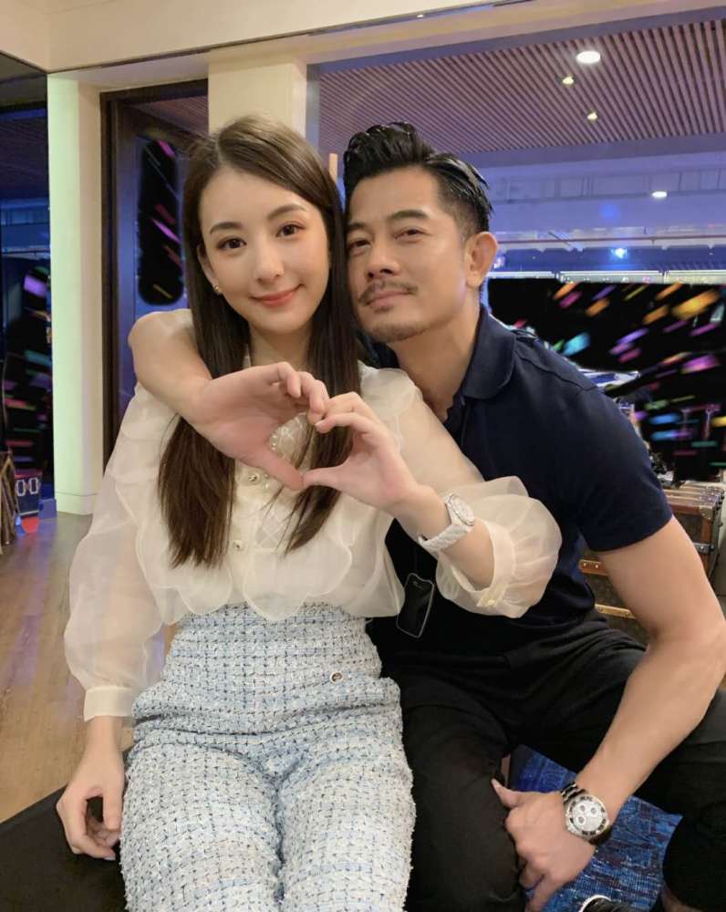 方媛|方媛无惧“外围女”流言，现身活动现场，面色红润气质好