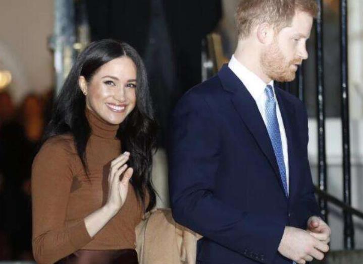 哈里王子|36岁生日贺卡藏玄机！哈里被取消皇家头衔，梅根还自称公爵夫人