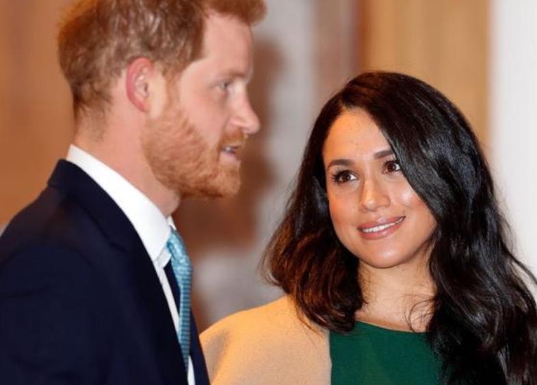 哈里王子|36岁生日贺卡藏玄机！哈里被取消皇家头衔，梅根还自称公爵夫人