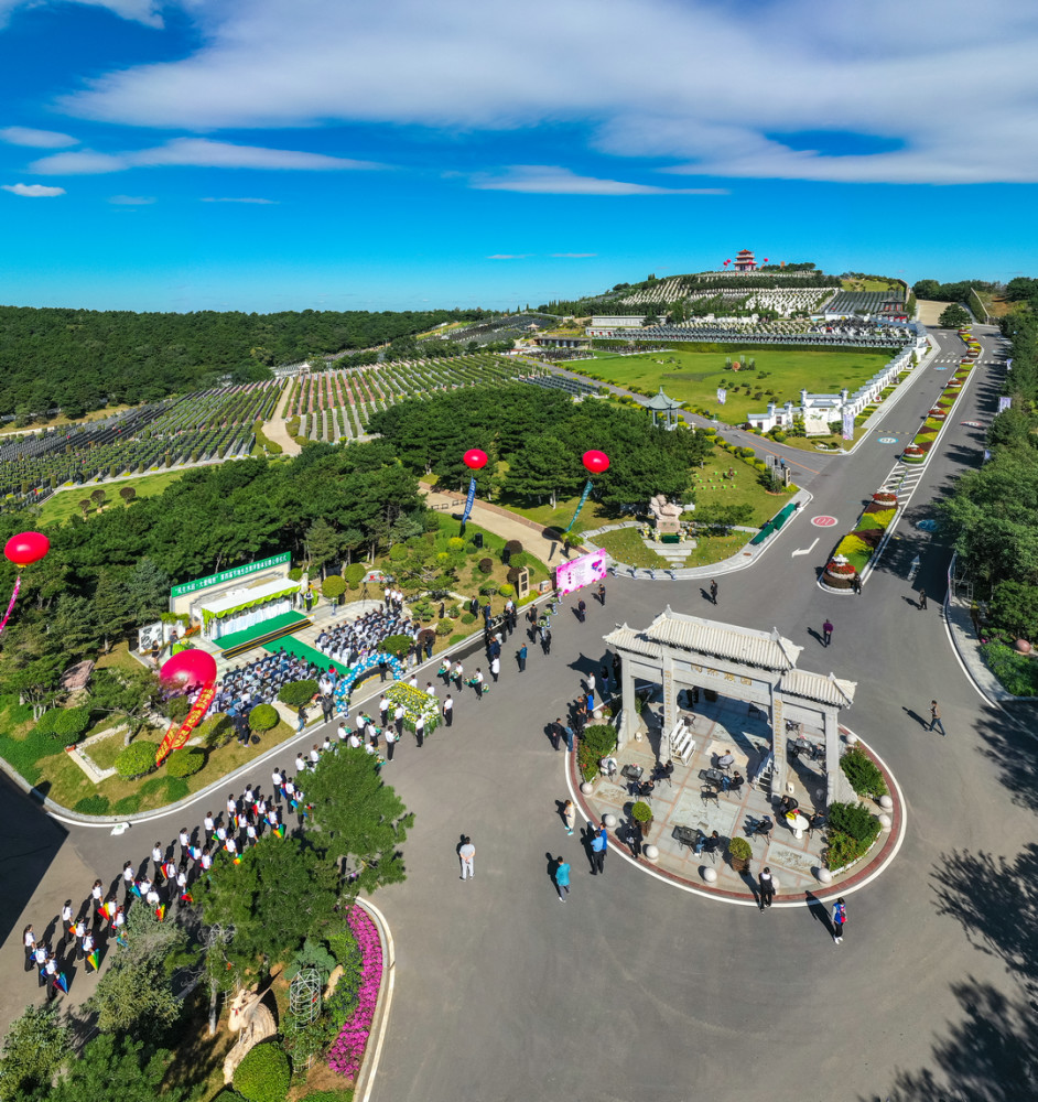 沈阳陶然寝园举办第四届节地生态草坪葬活动