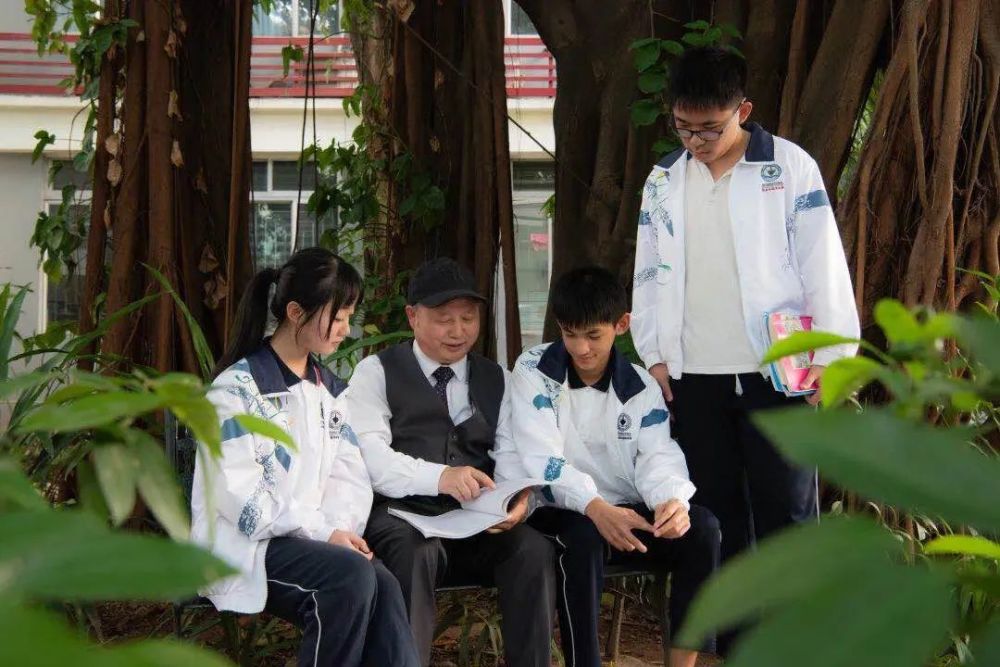 深圳市福景外国语学校砥砺奋进二十载春华秋实续新篇