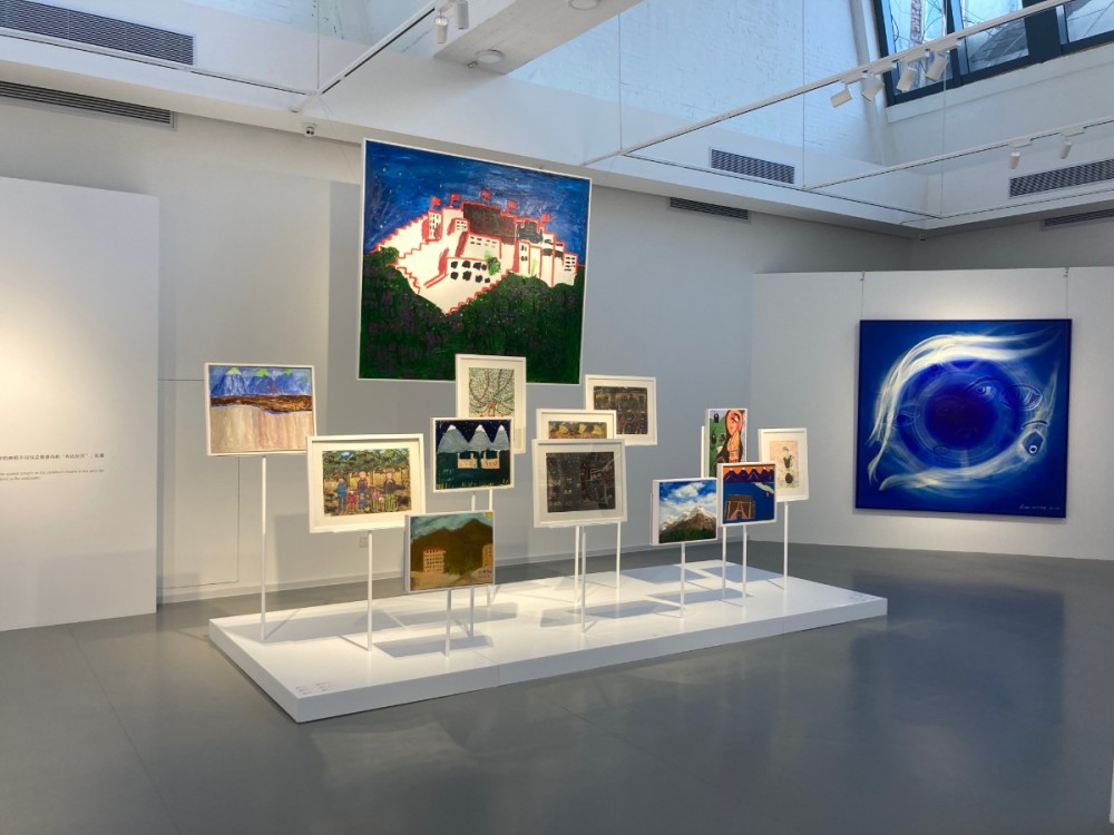 西藏|十余位国内外知名艺术家到西藏支教，当地孩子近百幅画作在京展出