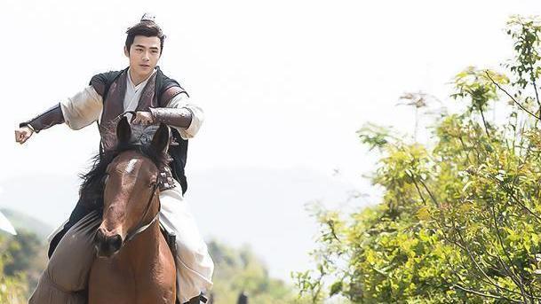 马致远|枯藤老树昏鸦，小桥流水人家，简单的名词罗列为什么意蕴深长？