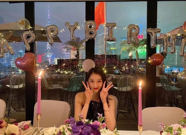 关晓彤|关晓彤圈内人缘遭质疑，生日仅两人发博祝福，与平时表现差别大