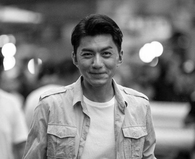 tvb小生|恭喜！TVB小生宣布向富贵女友求婚成功，两人已合资六千万共筑爱巢