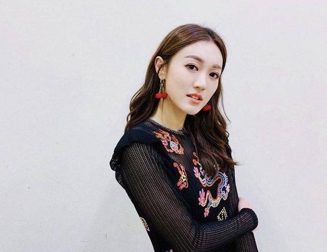 tvb小生|恭喜！TVB小生宣布向富贵女友求婚成功，两人已合资六千万共筑爱巢