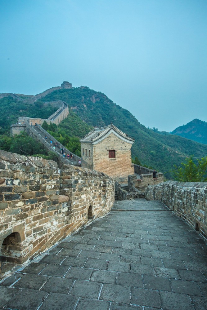 万里长城,亚洲"飞人"柯受良驾驶摩托车飞越,你知道在哪吗