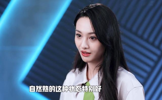 脱口秀大会郑爽引争议冷开场乱拍灯拗不动李诞都战战兢兢