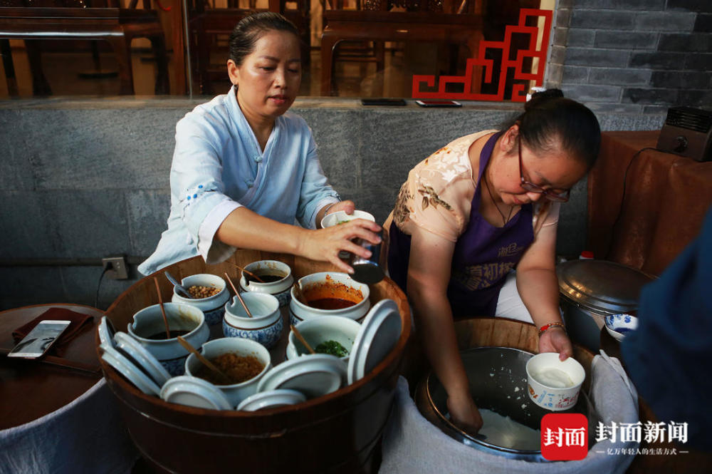 卖豆花的大妈们