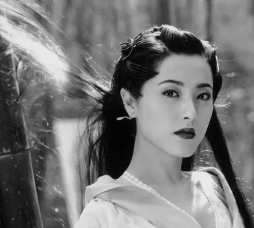 佟丽娅|为什么她们艳压范冰冰、美过佟丽娅，却演不好一个狐狸精？
