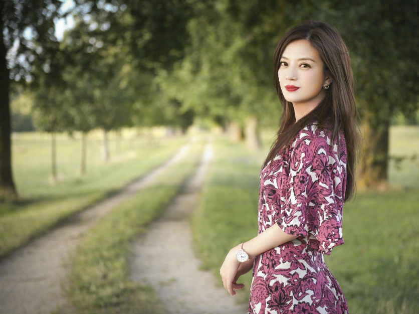 导演|国民女神火了22年，作品部部经典，带火综艺，当导演也成典范