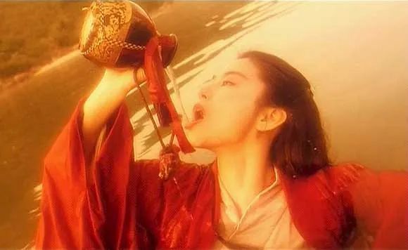 颜值|顶流小花纷纷颜值崩塌，为什么小美女很难蜕变成石破天惊大美人？