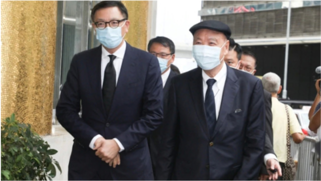 吕志和|91岁千亿富豪吕志和带长发美女喝糖水，结婚70年太太给足自由